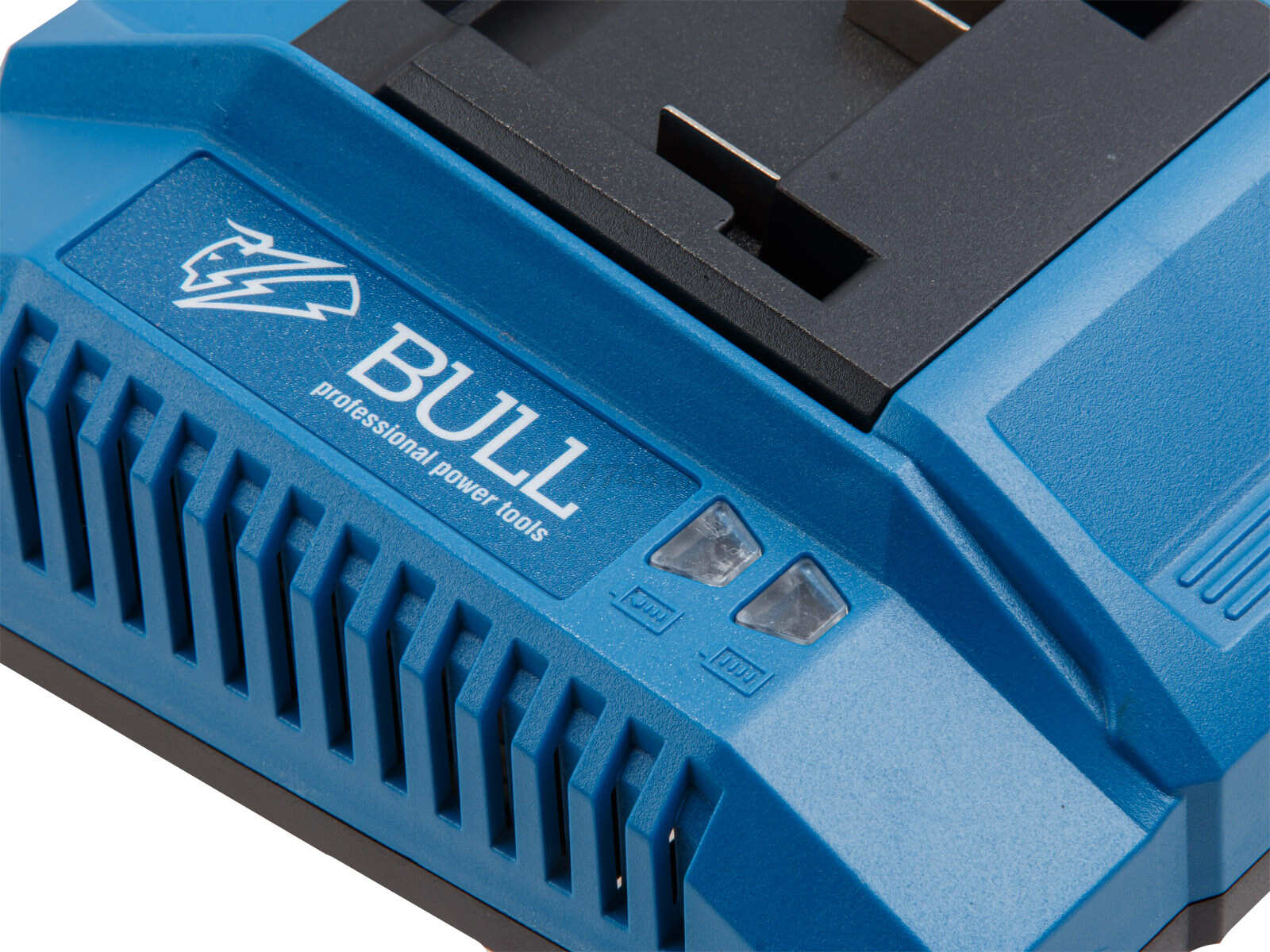 Зарядное устройство 18В BULL LD 5002 XLTpro (1329600) - Фото 4
